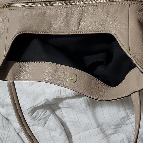 Vince  Camuto purse - Picture 3 of 13